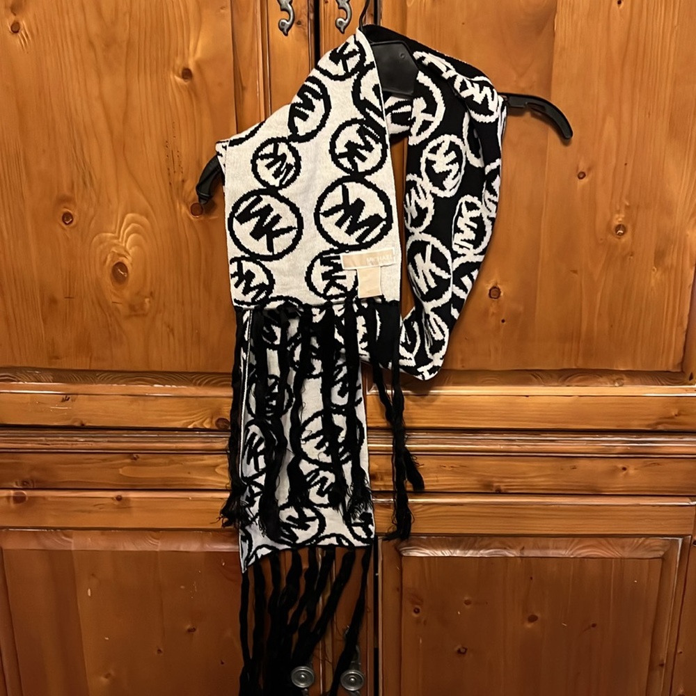 Michael Kors wool fringed reversible scarf